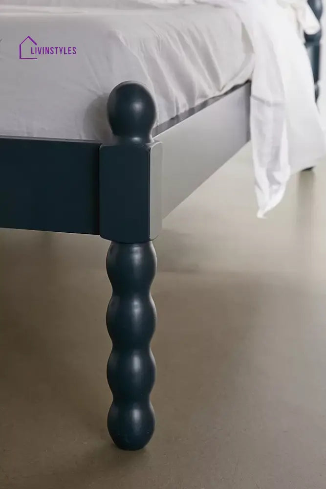 Alisa Solid Wood Black Finish in Traditional Touch Bed