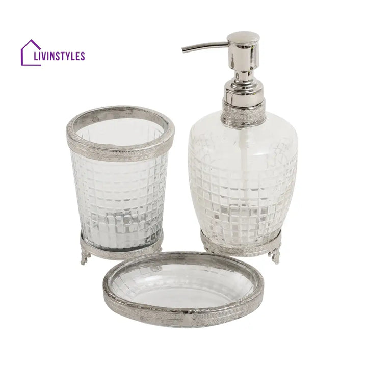 Alvario Crystal Cut Bathroom Set In Silver