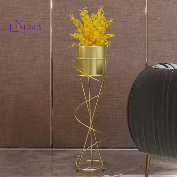 Baltimore Round Metal Plant Stand In Gold Color Stands