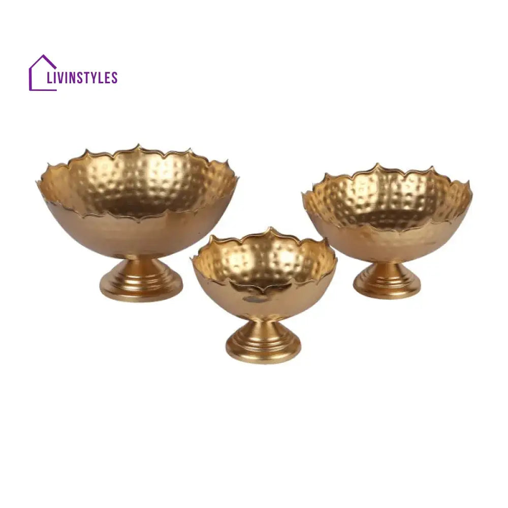 Grand Gold Urli With Tealight Candles Set