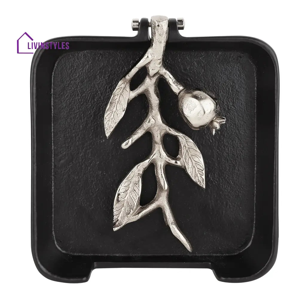 Leafy Tissue Holder In Black Silver Tissue Holders