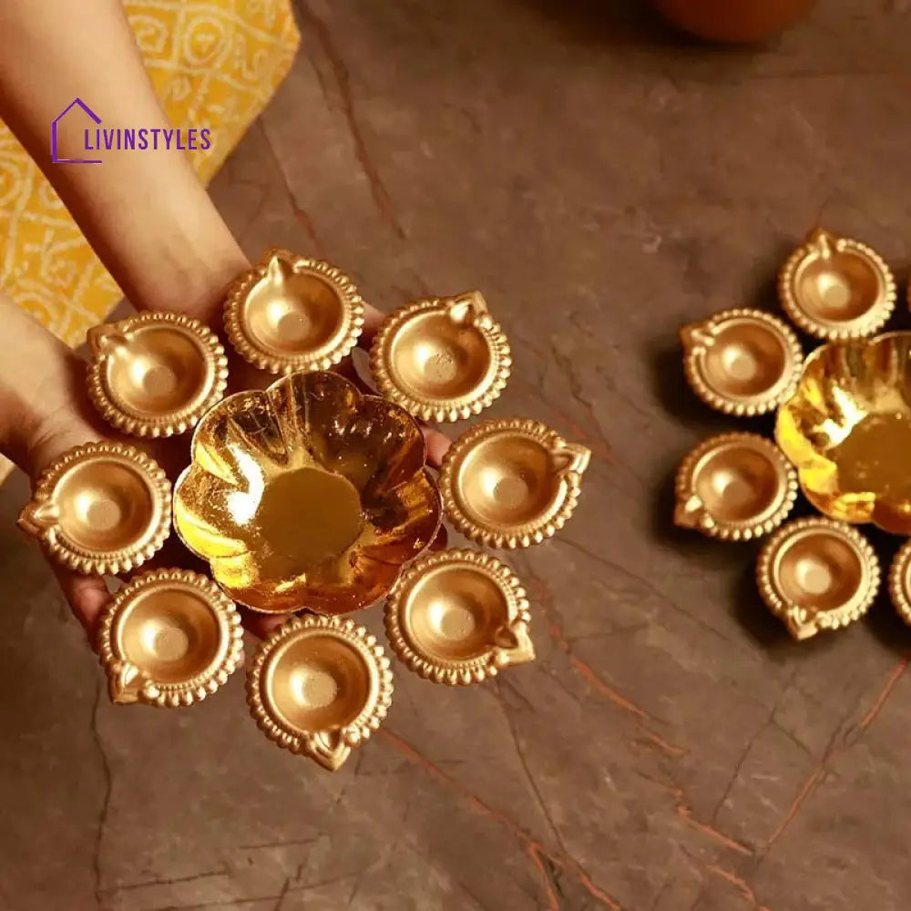 Lic Flame Traditional Attached 8 Diya Urli | Gold