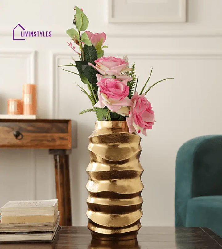 Mila Wave Gold Vase