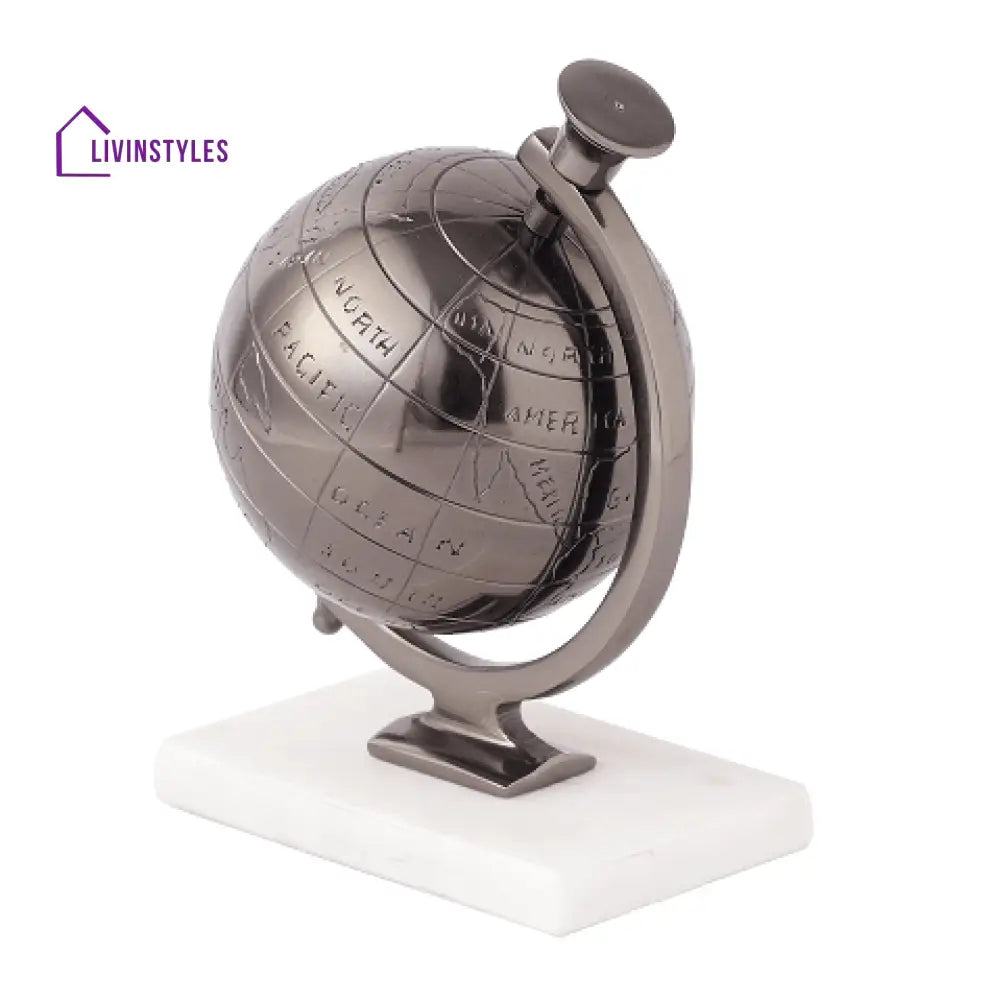 Miniature Metal Earth Black With White Marble Base