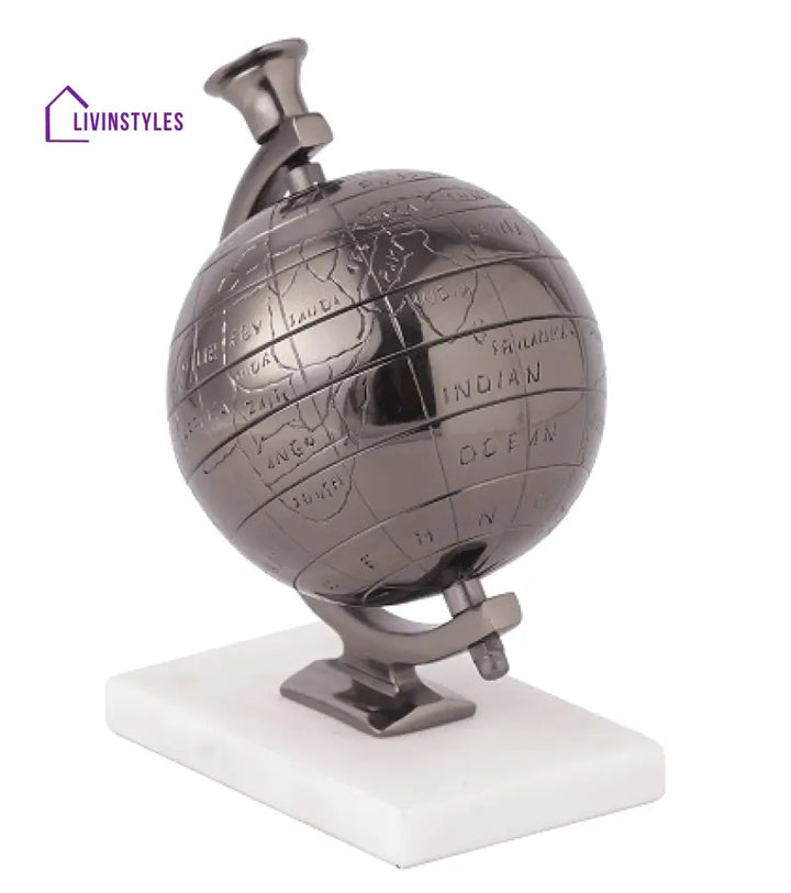 Miniature Metal Earth Black With White Marble Base