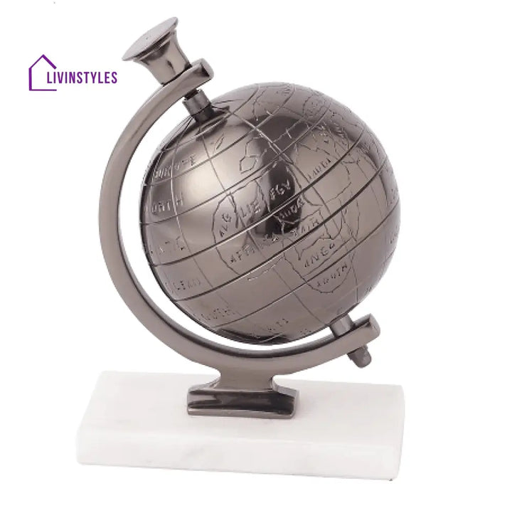 Miniature Metal Earth Black With White Marble Base