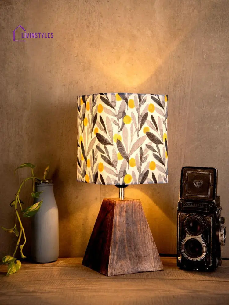 Pyramid Leafy Print Lamp