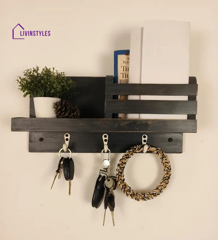 Richmond Wooden Wall Shelf Organiser With Key Holders