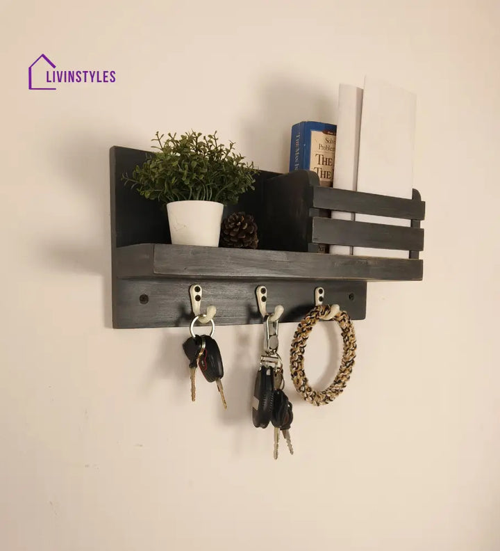 Richmond Wooden Wall Shelf Organiser With Key Holders