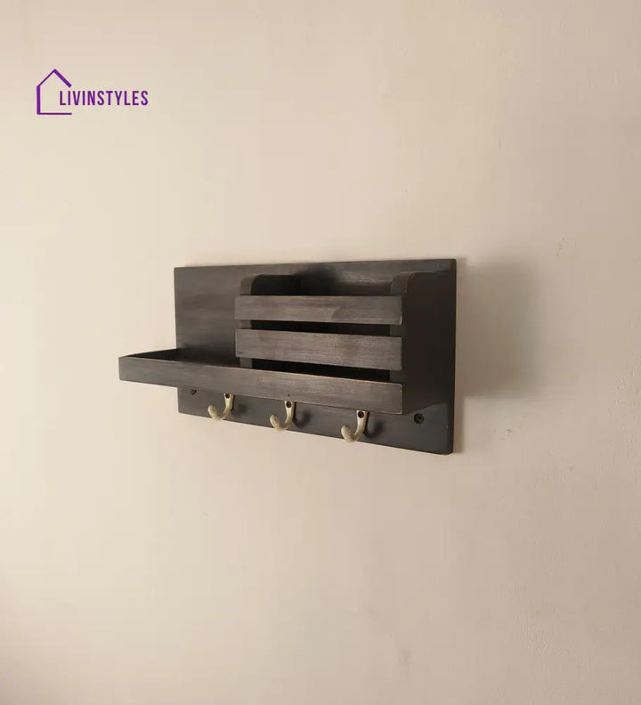 Richmond Wooden Wall Shelf Organiser With Key Holders