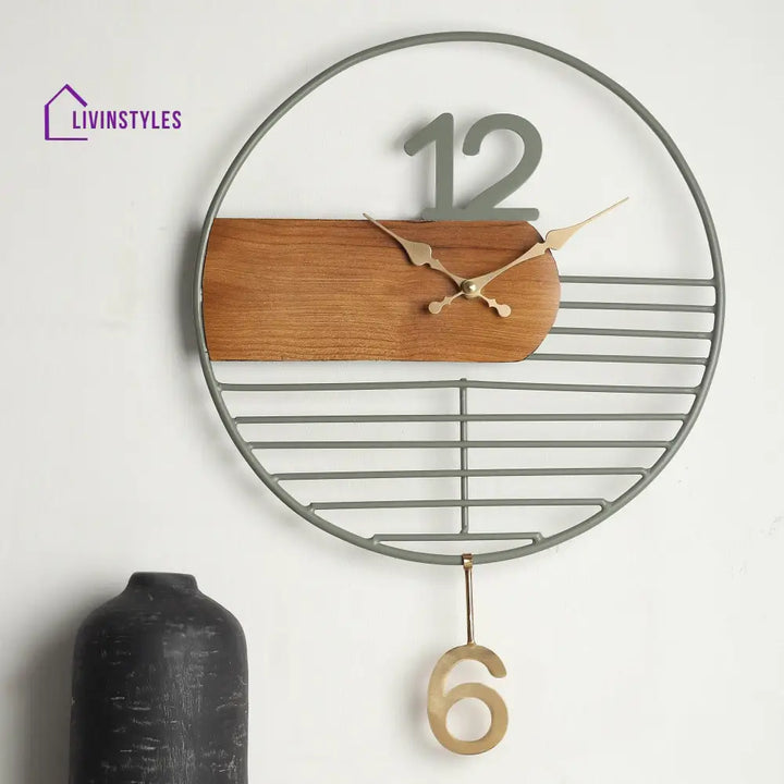 Ringmaster Wall Clock In Gold