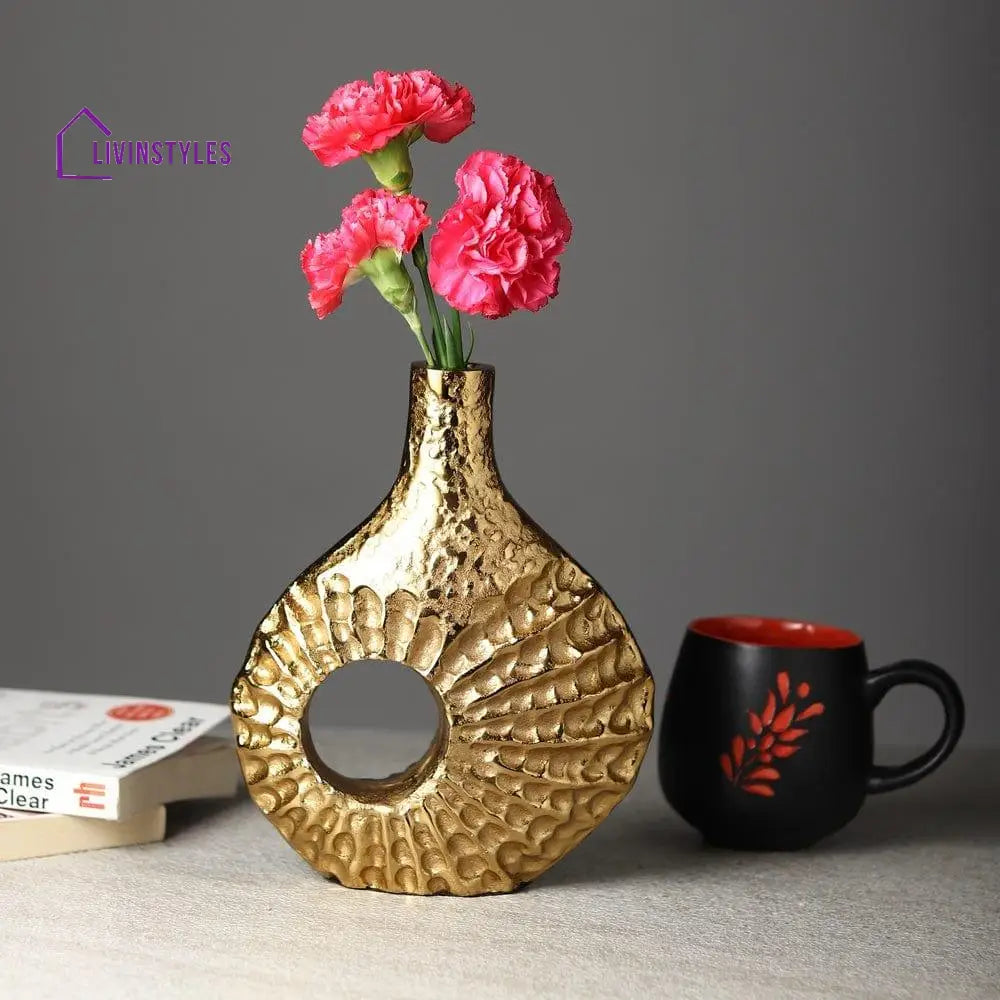 Seashell Serenity Vase - Small Gold