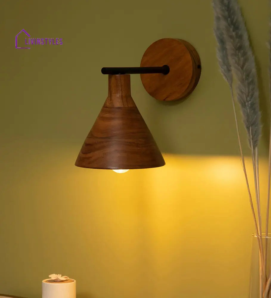 Tubino Wooden Wall Sconce Lamp