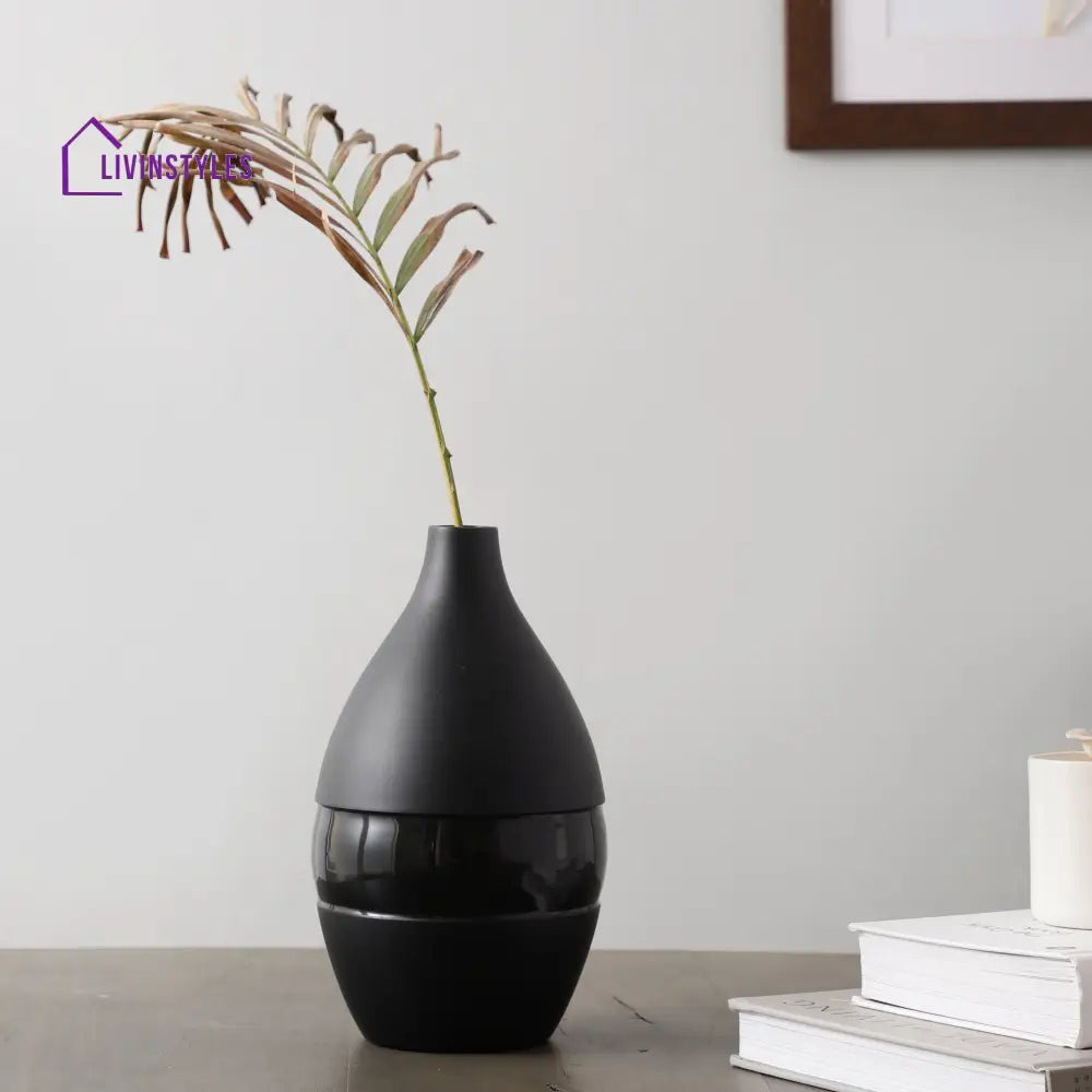 Vesera Black Enamel Vase Pot