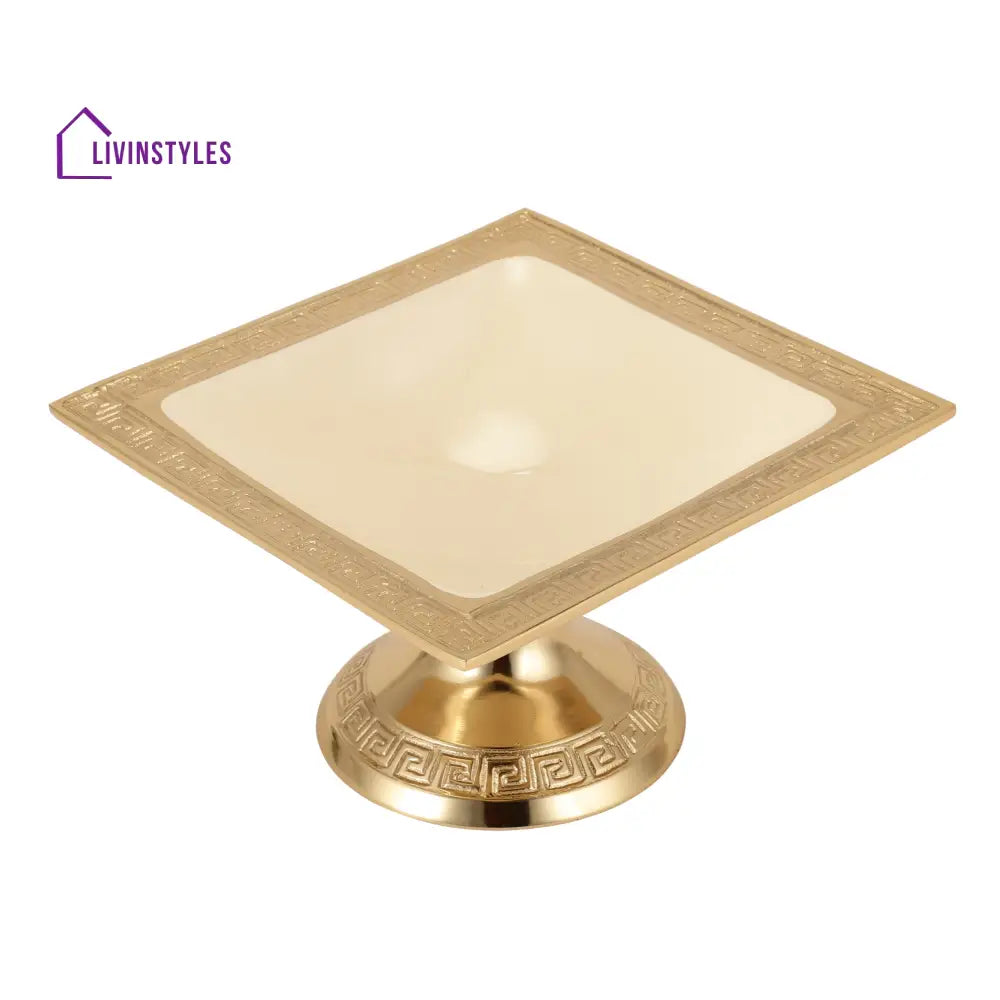 Vs Design Platter Stand In Gold Platter