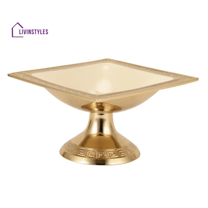 Vs Design Platter Stand In Gold Platter