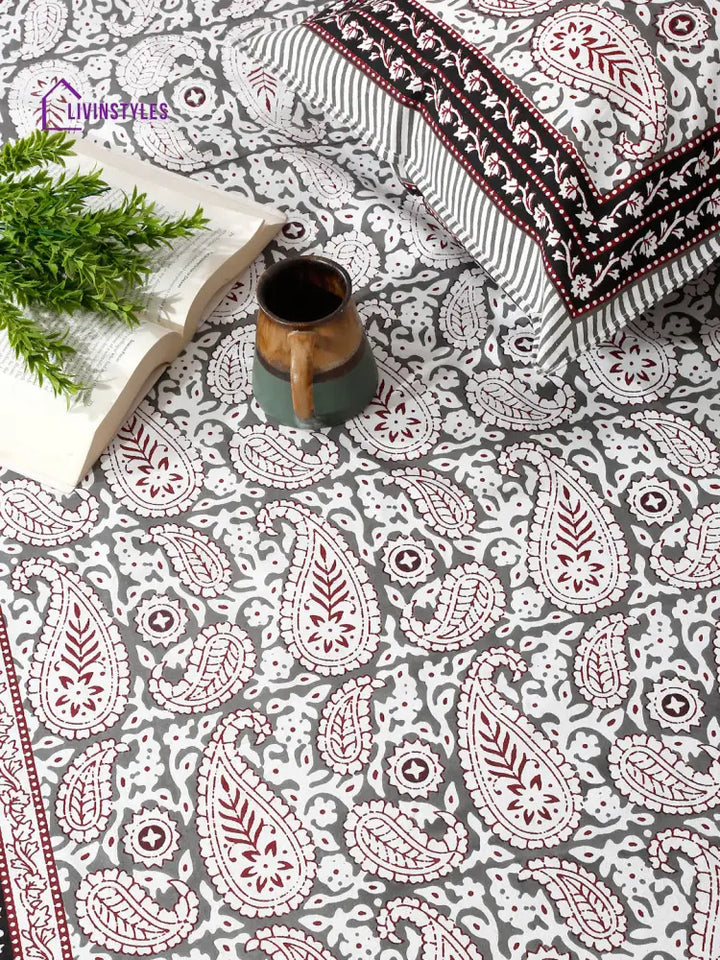 White And Grey Paisley Print 180 Tc Cotton Double Bed Sheet With 2 Pillow Covers