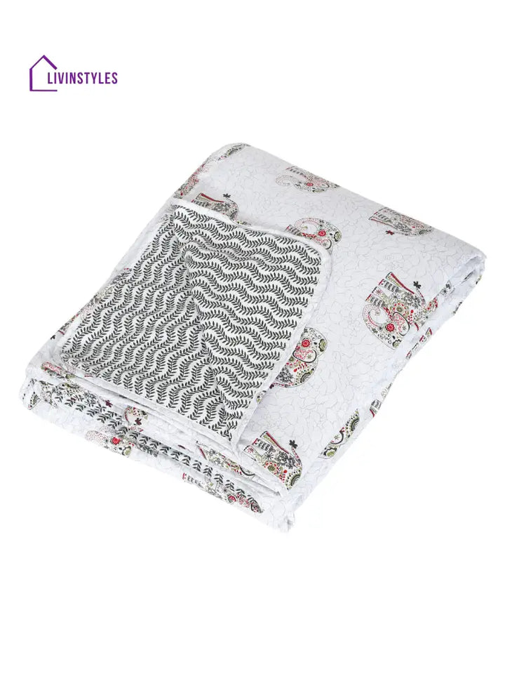 White Animal Printed 120 Gsm Revesible Cotton Double Bed Ac Dohar