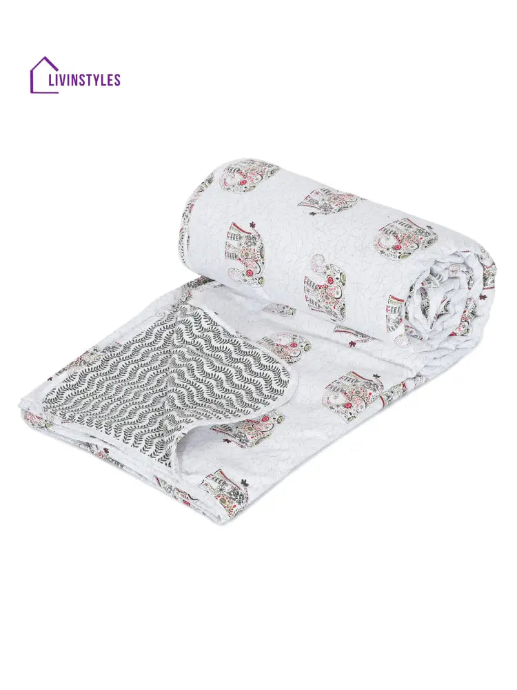 White Animal Printed 120 Gsm Revesible Cotton Double Bed Ac Dohar