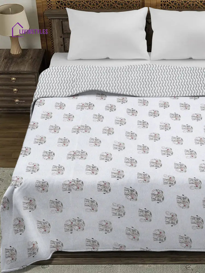 White Animal Printed 120 Gsm Revesible Cotton Double Bed Ac Dohar