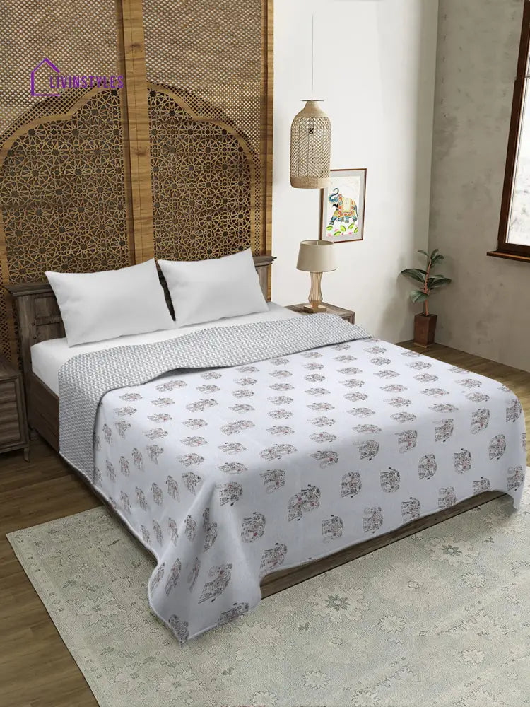 White Animal Printed 120 Gsm Revesible Cotton Double Bed Ac Dohar