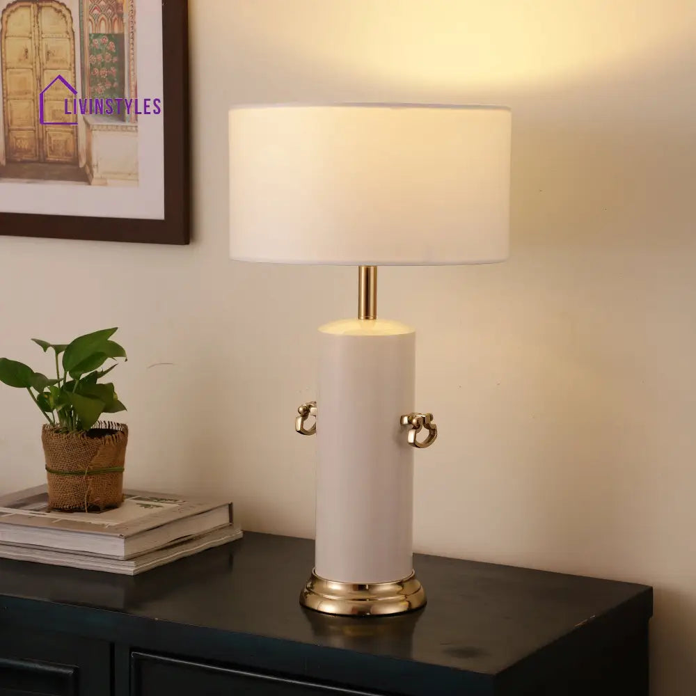 Zenith’s Handle Table Lamp Table Lamp