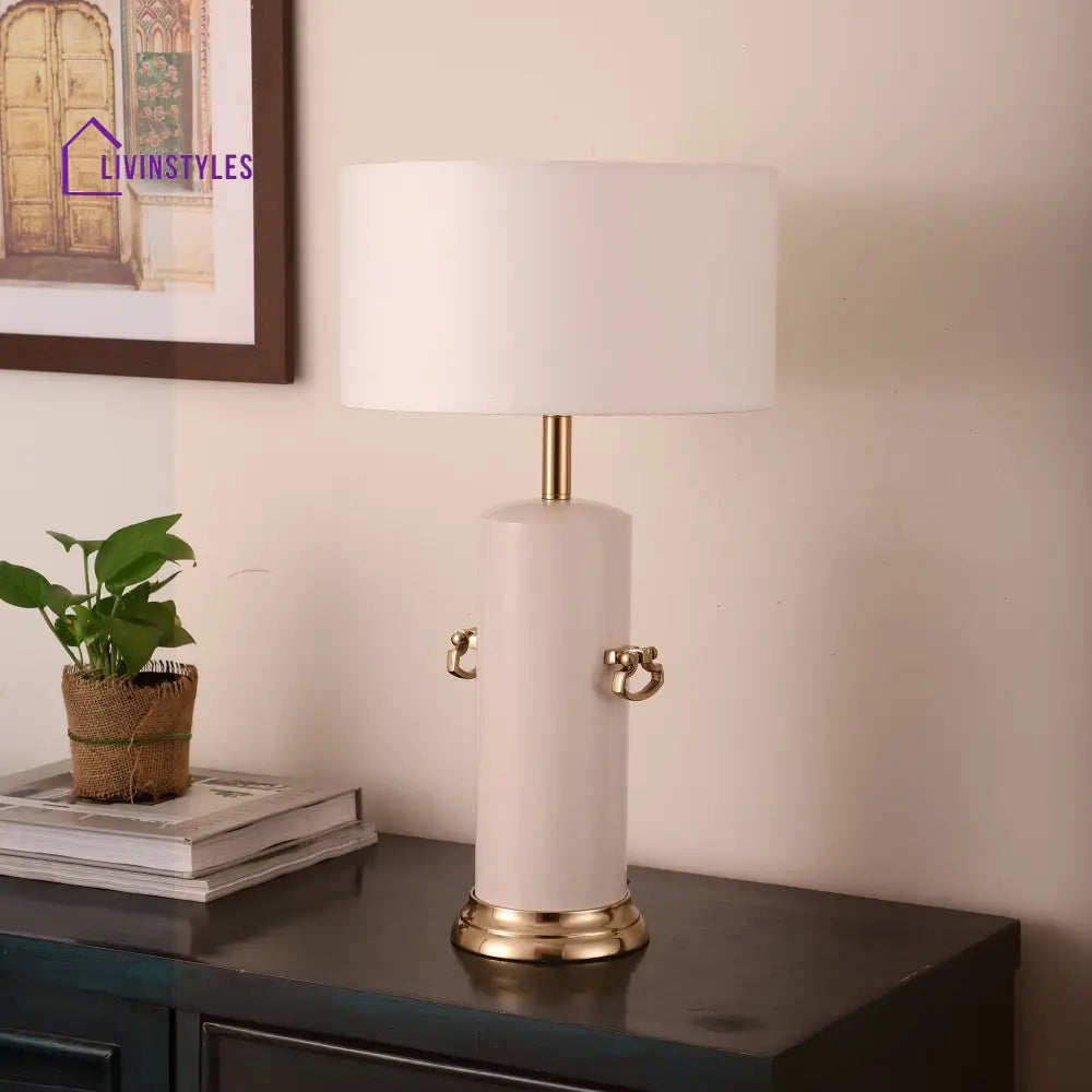 Zenith’s Handle Table Lamp Table Lamp