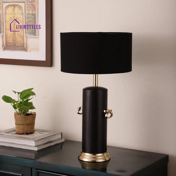 Zenith’s Handle Table Lamp Table Lamp